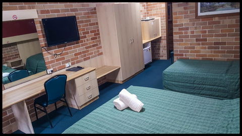 Windsor Terrace Motel - Tourism Brisbane 4