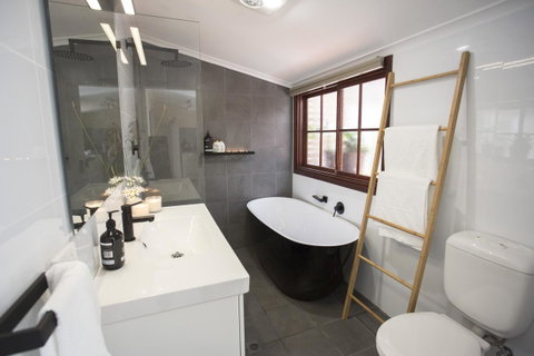 Wayfarers Cottage - Brisbane Tourism 3
