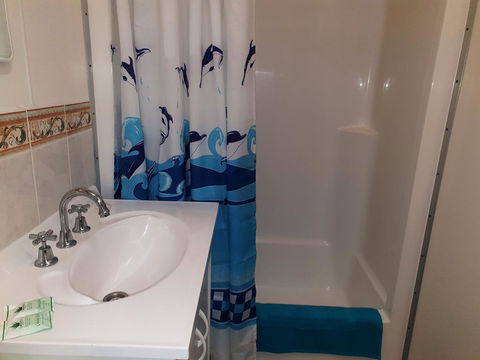Rocks Retreat Cabin - Dolphin - Tourism Brisbane 9