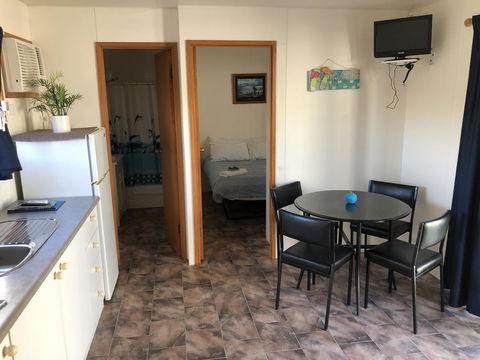 Rocks Retreat Cabin - Dolphin - Tourism Brisbane 4