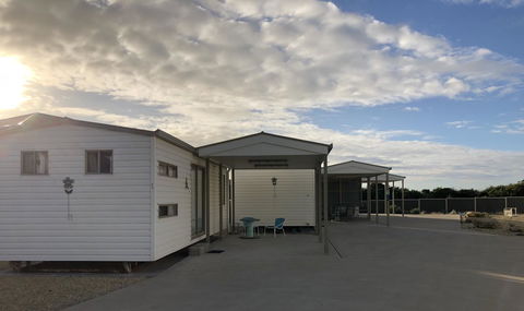 Rocks Retreat Cabin - Dolphin - Tourism Brisbane 7