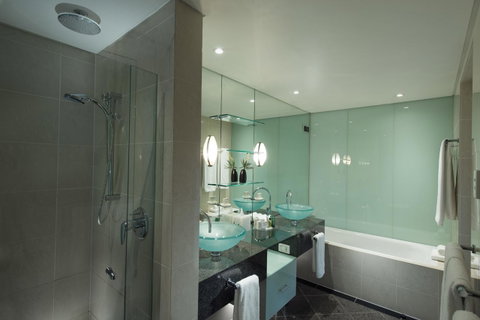 Hilton Adelaide - Brisbane Tourism 25