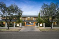 Book Wagga Wagga Accommodation Vacations Brisbane Tourism Brisbane Tourism
