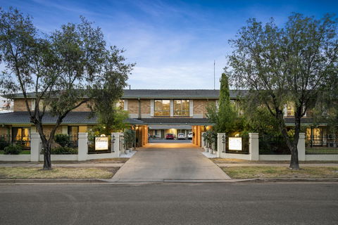 Garden City Motor Inn - Tourism Brisbane 0
