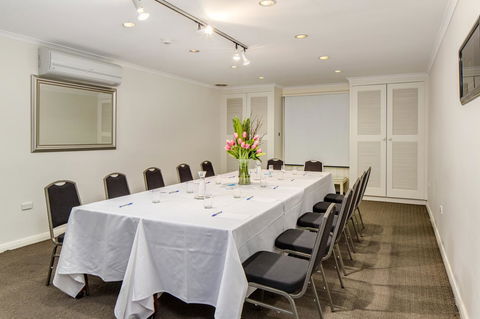 Adelaide Inn - Tourism Brisbane 21