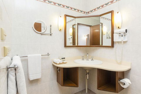 Adelaide Inn - Tourism Brisbane 11