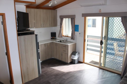 Ceduna Foreshore Caravan Park - Brisbane Tourism 7