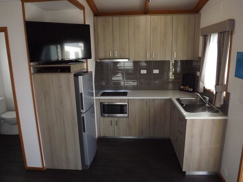 Ceduna Foreshore Caravan Park - Brisbane Tourism 12