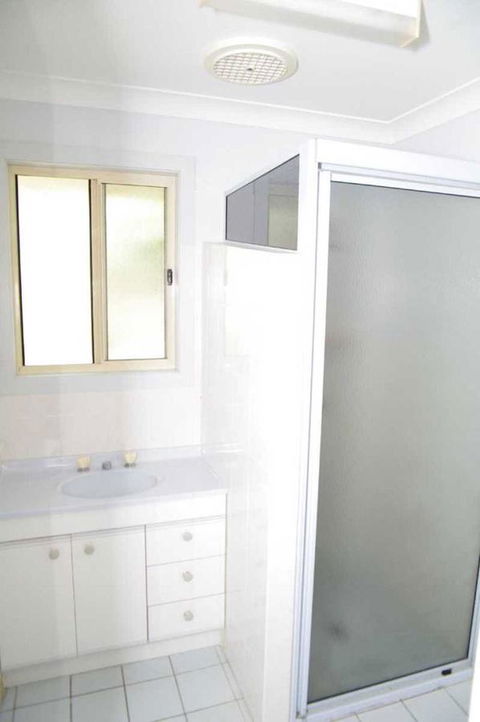 Bellhaven 1, 17 Willow Street - Tourism Brisbane 5