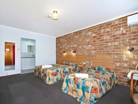 Motel Goolwa - Brisbane Tourism 7