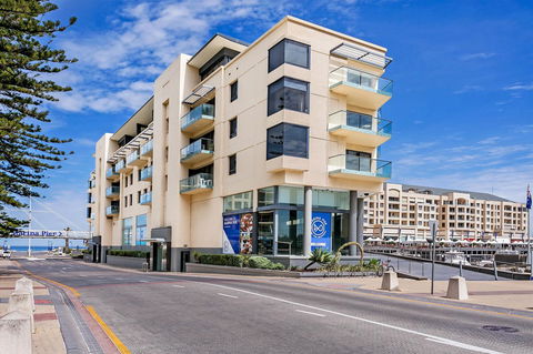 Heart Of Glenelg BnB - Tourism Brisbane 16