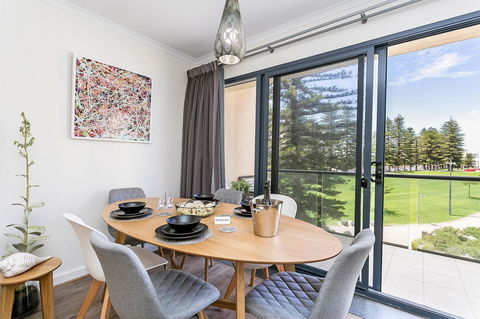 Heart Of Glenelg BnB - Tourism Brisbane 11