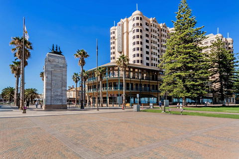Heart Of Glenelg BnB - Tourism Brisbane 25