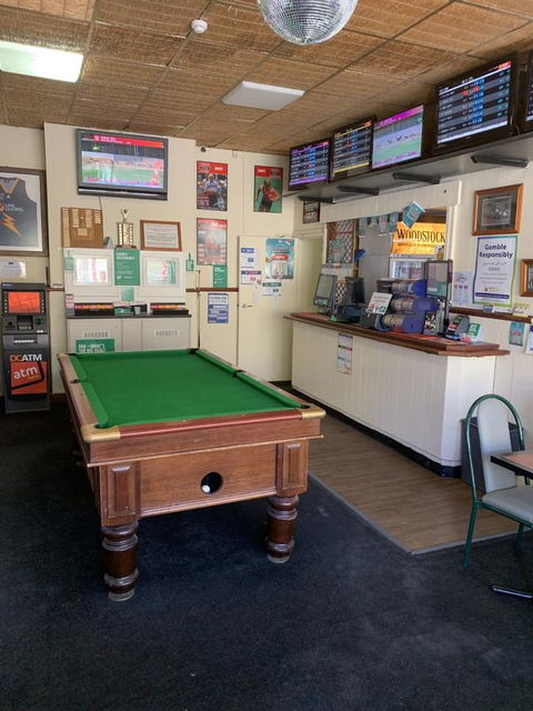 Commercial Hotel Morgan - Tourism Brisbane 4
