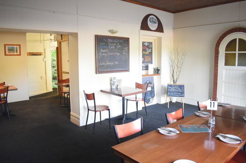Commercial Hotel Morgan - Tourism Brisbane 5