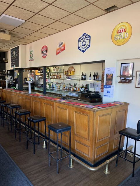 Commercial Hotel Morgan - Tourism Brisbane 2