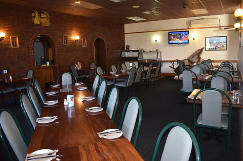 Commercial Hotel Morgan - Tourism Brisbane 6