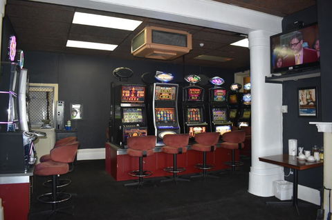 Commercial Hotel Morgan - Tourism Brisbane 9