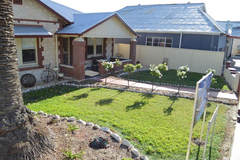 Two Cow Cottage Bed & Breakfast - Tourism Brisbane 18