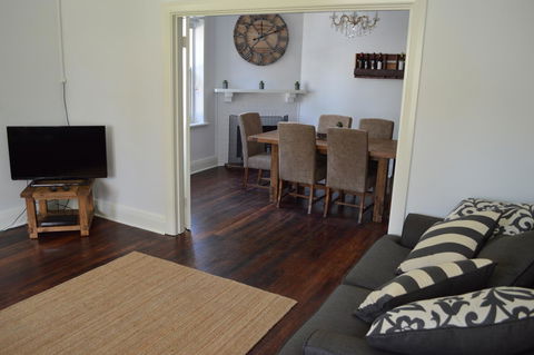 Two Cow Cottage Bed & Breakfast - Tourism Brisbane 26