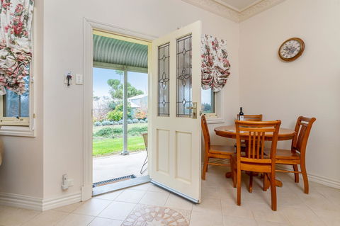 Barossa Vineyard Cottages - Tourism Brisbane 19