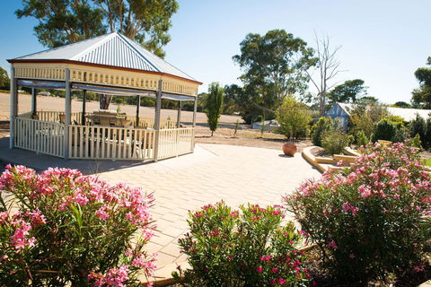 Barossa Vineyard Cottages - Tourism Brisbane 4