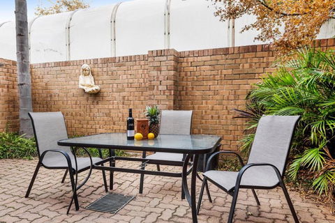 Adelaide Style Accommodation-Close To City-North Adelaide-3 Bdrm- FREE Parking - Tourism Brisbane 24