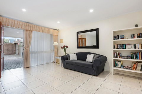 Adelaide Style Accommodation-Close To City-North Adelaide-3 Bdrm- FREE Parking - Tourism Brisbane 7