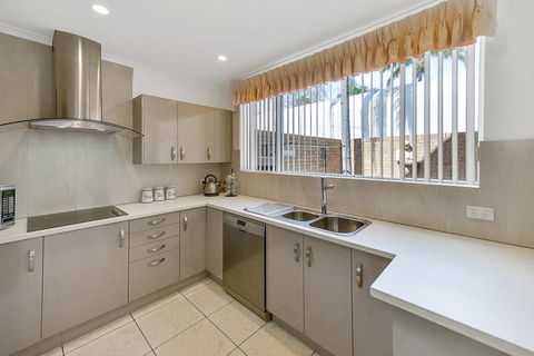 Adelaide Style Accommodation-Close To City-North Adelaide-3 Bdrm- FREE Parking - Tourism Brisbane 9
