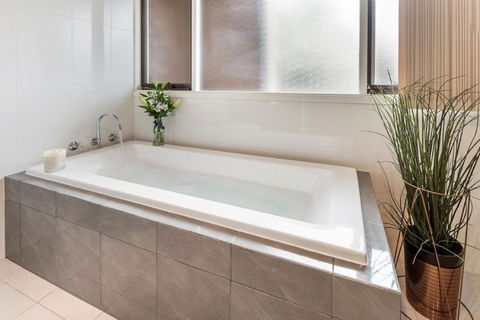 Adelaide Style Accommodation-Close To City-North Adelaide-3 Bdrm- FREE Parking - Tourism Brisbane 2