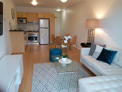 Spacious 4 BR And 2 Bathrooms City Apartment - Brisbane Tourism 12