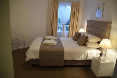 Spacious 4 BR And 2 Bathrooms City Apartment - Brisbane Tourism 17