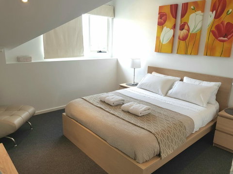Spacious 4 BR And 2 Bathrooms City Apartment - Brisbane Tourism 4