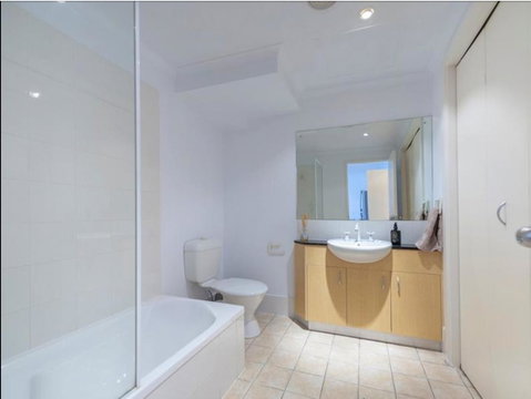 Spacious 4 BR And 2 Bathrooms City Apartment - Brisbane Tourism 8