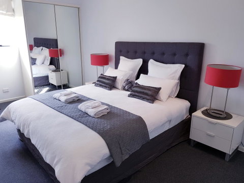 Spacious 4 BR And 2 Bathrooms City Apartment - Brisbane Tourism 3