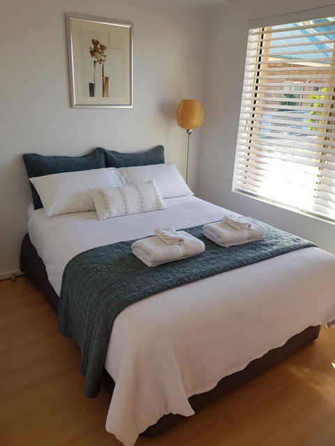 Spacious 4 BR And 2 Bathrooms City Apartment - Brisbane Tourism 6