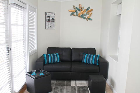 Smugglers Inn Studio Apartments - Brisbane Tourism 3