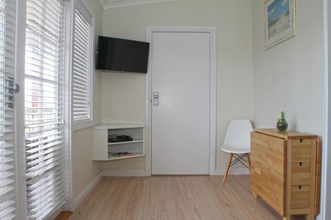 Smugglers Inn Studio Apartments - Brisbane Tourism 17