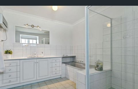 Angaston House - Tourism Brisbane 14