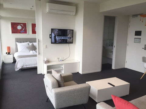 Tasha\'s Apartments On Warwick - Brisbane Tourism 5