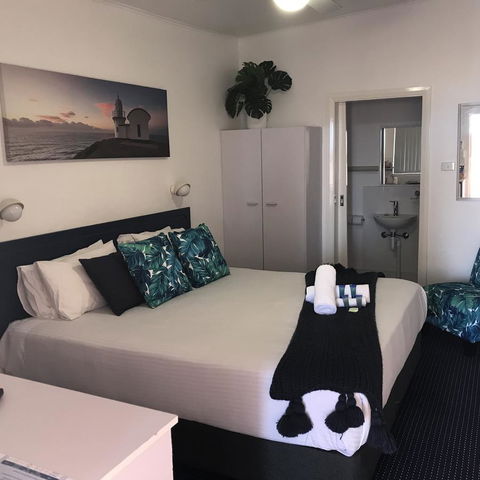 OCEAN BREEZE MOTEL - Brisbane 4u 2
