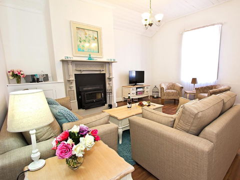 Queen's Cottage Barossa Valley - Tourism Brisbane 13