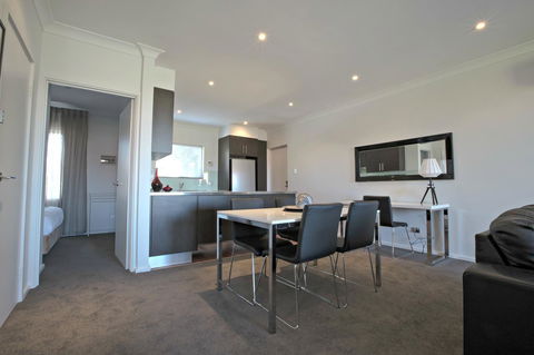 Adelaide DressCircle Apartments - Archer Street - Brisbane Tourism 8