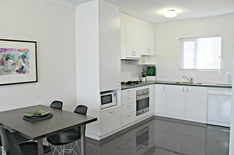 Adelaide DressCircle Apartments - Archer Street - Brisbane Tourism 10