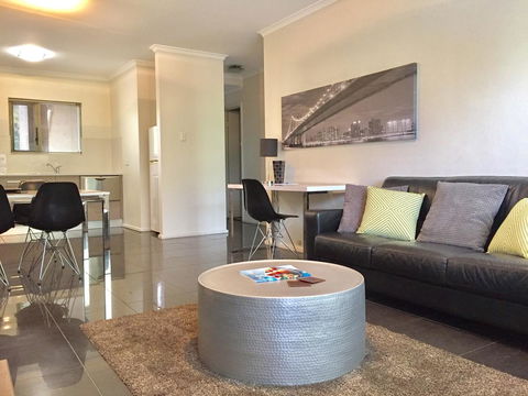 Adelaide DressCircle Apartments - Archer Street - Brisbane Tourism 7
