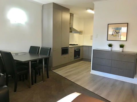 Adelaide DressCircle Apartments - Archer Street - Brisbane Tourism 5
