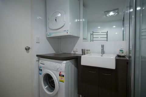 Adelaide DressCircle Apartments - Archer Street - Brisbane Tourism 16