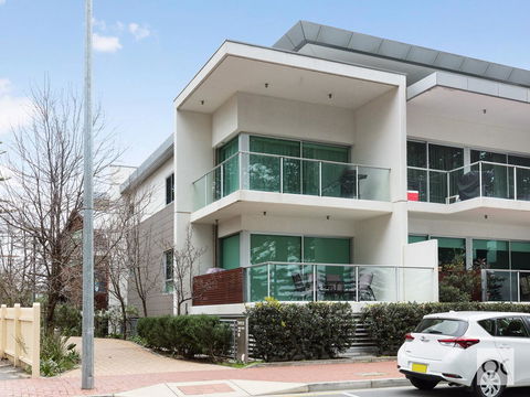 Breeze Beachfront Apartment - Tourism Brisbane 24