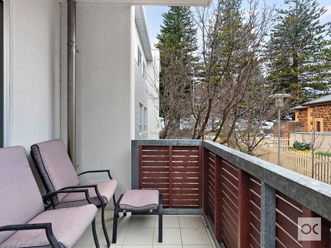 Breeze Beachfront Apartment - Tourism Brisbane 26