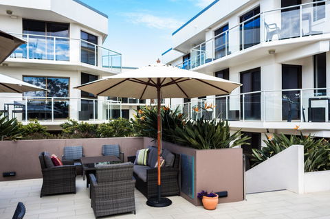 Bayview Beachfront Apartments, In Town Right On The Beach - Tourism Brisbane 26